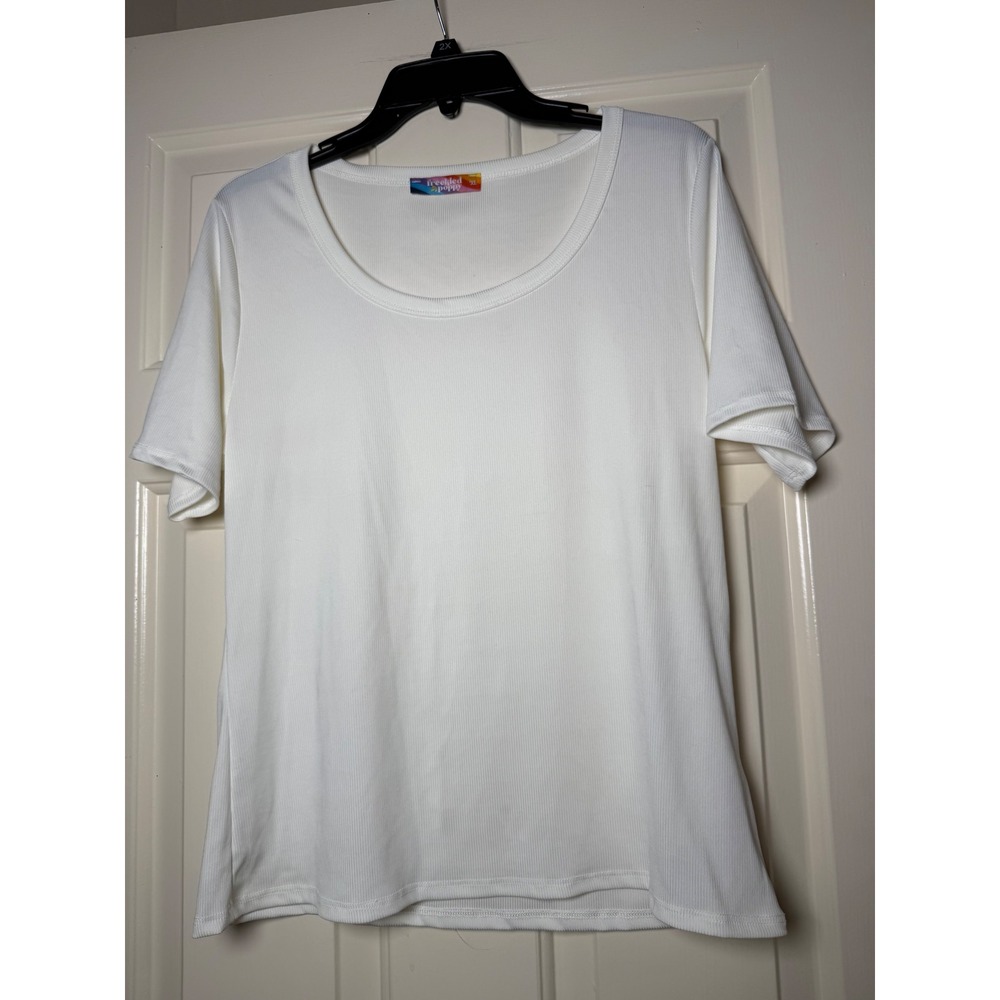 Freckled Poppy Women's 1XL White Ribbed‎ Scoop Neck Short Sleeve Top